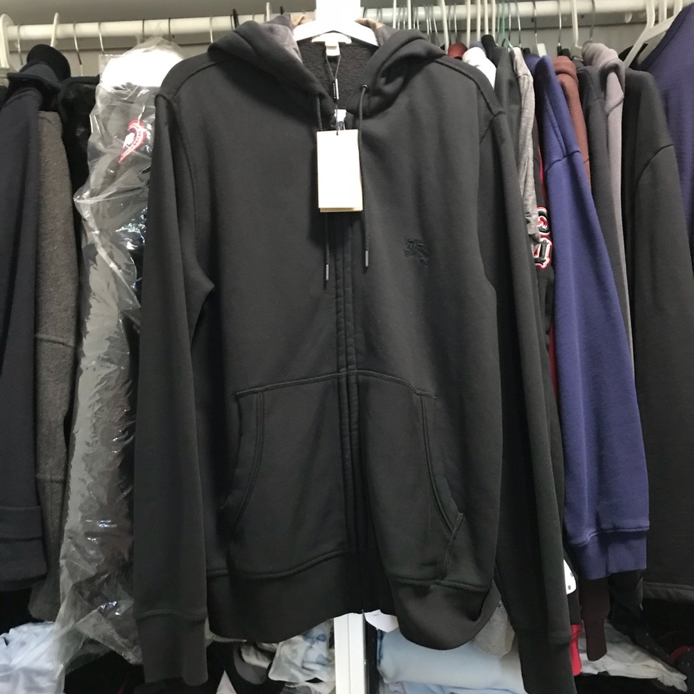 Burberry sweatershirt